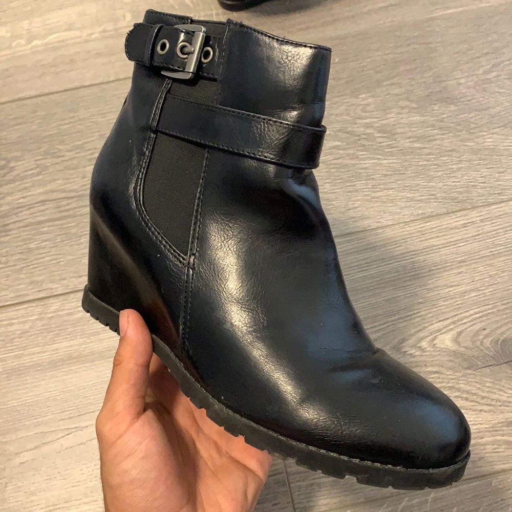 Skiekh Faux Leather Boots